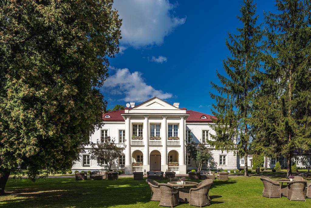Palac Zegrzynski Zegrze Luaran gambar